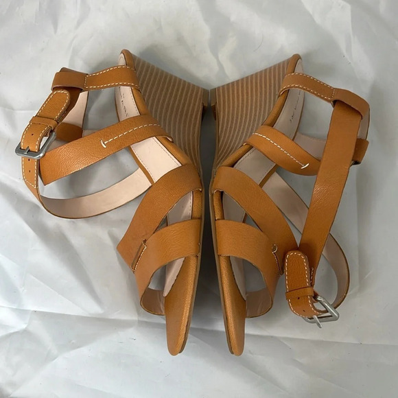 TAHARI Valen Wedge Crisscross Sandals Camel Brown Genuine Leather Open Toe 9 - Picture 3 of 9